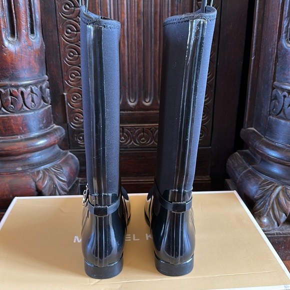 Michael Kors Charm Stretch Rainboot 🖤 - Picture 4 of 5